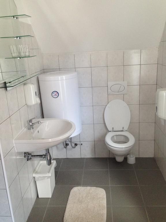 B&B Rot Бохинийска Бела Стая снимка